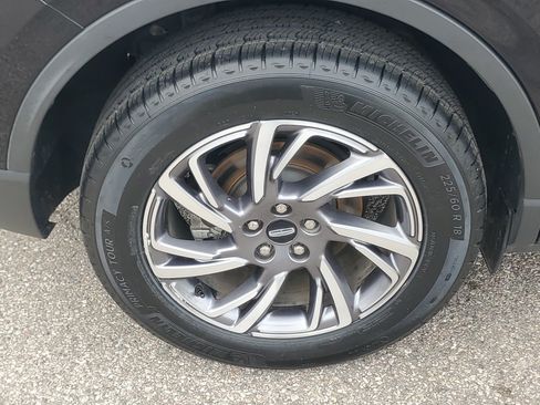 Certified 2024 Lincoln Corsair AWD w/ Equipment Group 101A image 7