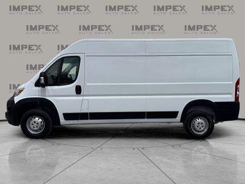 Used 2026 RAM ProMaster 2500 w/ Convenience Group FWD image 2