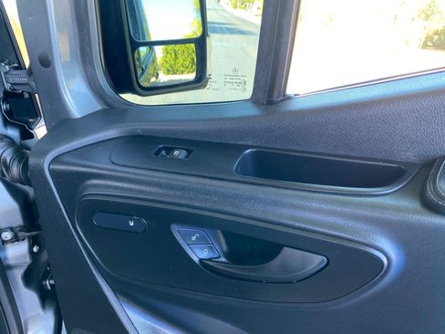 Used 2021 Mercedes-Benz Sprinter 2500 image 32