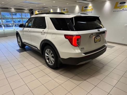 Used 2020 Ford Explorer XLT w/ Equipment Group 202A AWD/4WD image 27