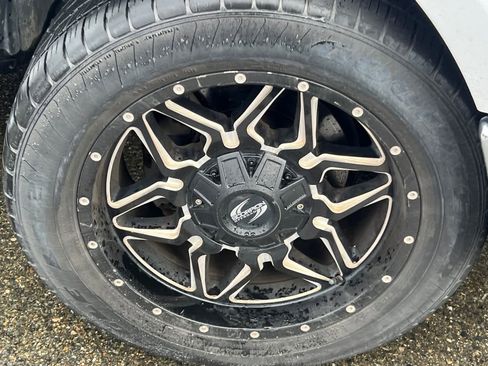 Used 2013 Ford F150 XLT w/ Luxury Equipment Group image 15