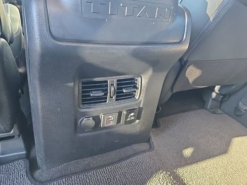 Used 2019 Nissan Titan SV w/ SV Convenience Package image 25