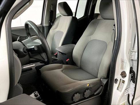 Used 2015 Nissan Xterra S image 25