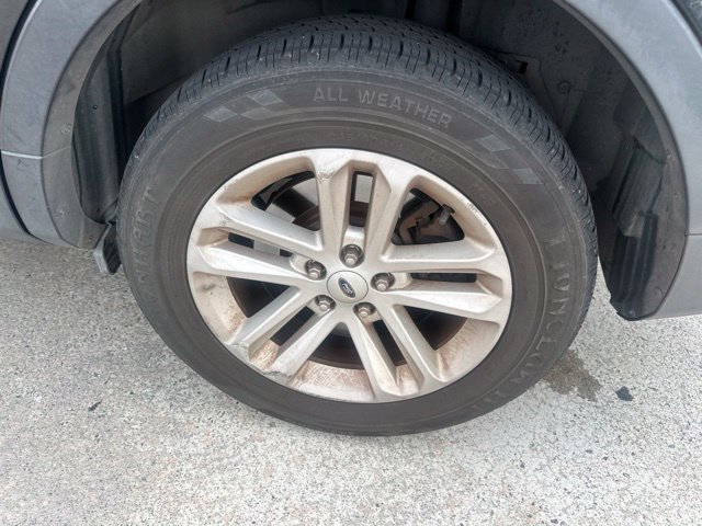 Used 2015 Ford Explorer XLT w/ Equipment Group 202B FWD image 28