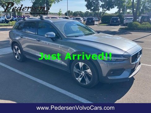 Used 2021 Volvo V60 T5 Cross Country w/ Climate Package AWD/4WD image 1