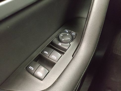 Used 2019 Chevrolet Blazer L FWD image 27