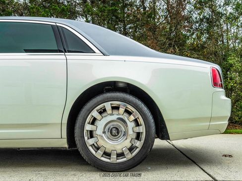 Used 2015 Rolls-Royce Ghost image 5