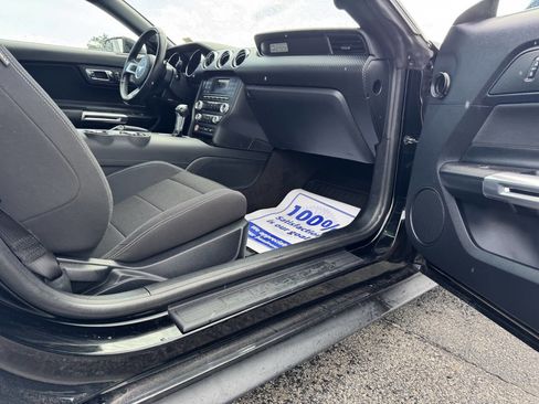 Used 2015 Ford Mustang Coupe RWD image 28