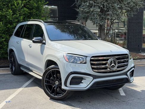 Used 2024 Mercedes-Benz GLS 580 4MATIC image 7