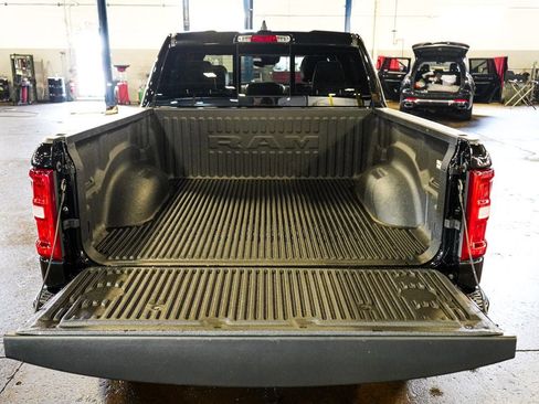 Used 2025 RAM 1500 Laramie AWD/4WD image 27