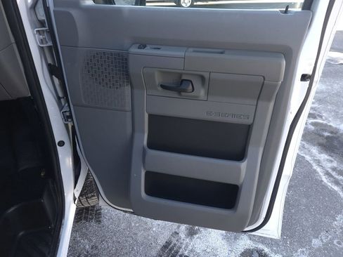 Used 2009 Ford E-250 and Econoline 250 image 15