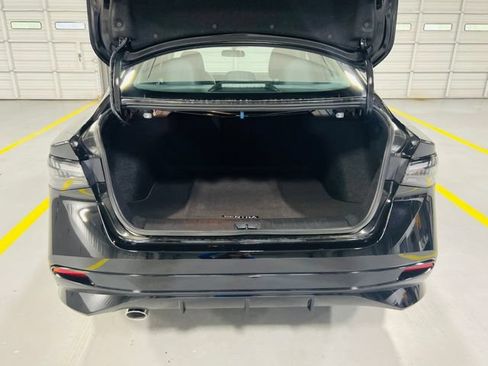 New 2026 Nissan Sentra SR w/ Floor Mat Package FWD image 9