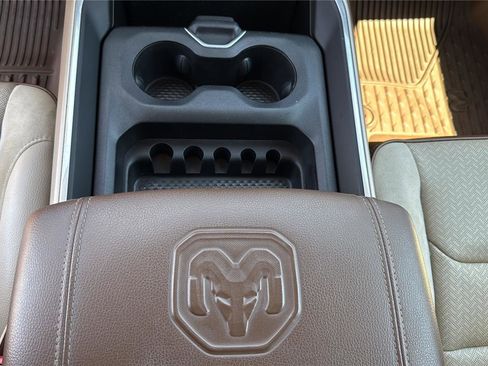 Used 2019 RAM 1500 Laramie AWD/4WD image 24
