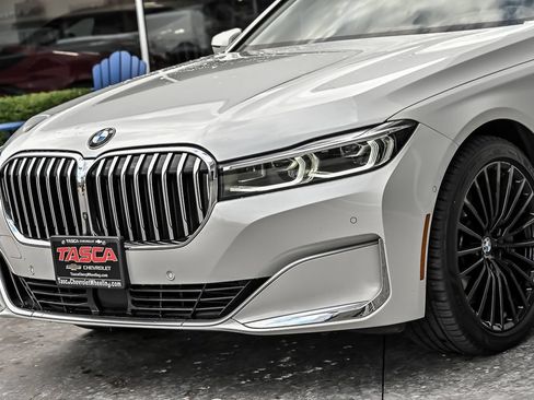 Used 2022 BMW 750i xDrive w/ Executive Package AWD/4WD image 8
