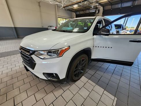 Used 2020 Chevrolet Traverse Premier w/ Redline Edition FWD image 3