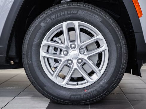 New 2025 Jeep Grand Cherokee L Laredo w/ Luxury Tech Group I image 16