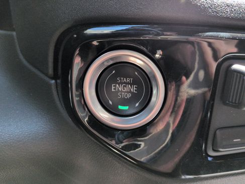 Used 2025 Chevrolet Silverado 2500 LT AWD/4WD image 26