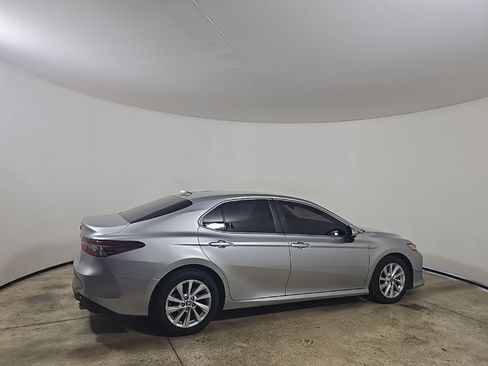 Used 2023 Toyota Camry LE image 6