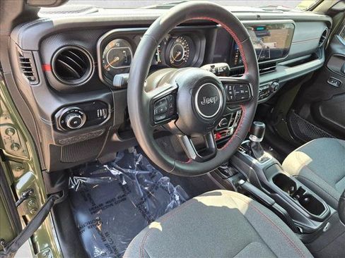 Used 2024 Jeep Wrangler Unlimited Rubicon w/ Capability Package AWD/4WD image 10