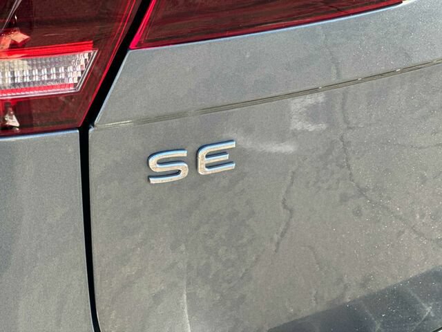 Used 2023 Volkswagen Tiguan SE R-Line FWD image 34
