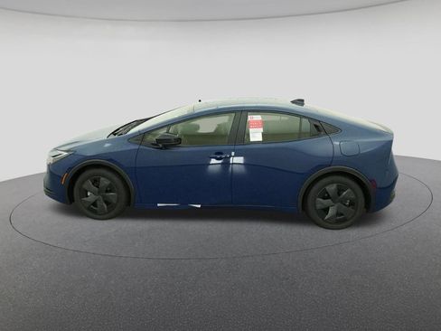 New 2026 Toyota Prius Plug-In Hybrid FWD image 3