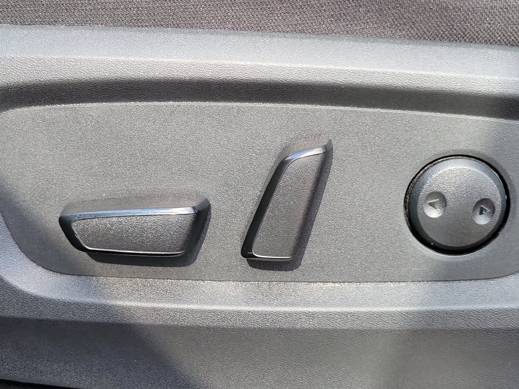 Used 2024 Nissan Pathfinder SV FWD image 29