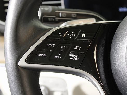 Certified 2024 Mercedes-Benz GLS 450 4MATIC image 19