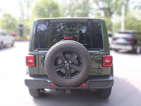 Used 2023 Jeep Wrangler Unlimited Sahara AWD/4WD image 8