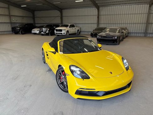 Used 2019 Porsche 718 Boxster RWD image 3