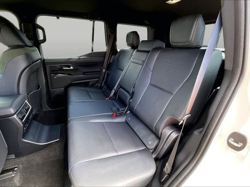 Used 2024 Lexus GX 550 AWD/4WD image 18