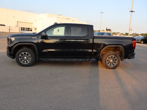 Certified 2024 GMC Sierra 1500 AT4 w/ Technology Package AWD/4WD image 4