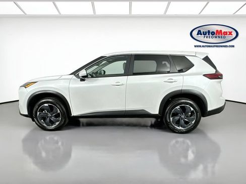 Used 2025 Nissan Rogue SV AWD/4WD image 8