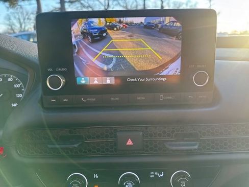 Used 2023 Honda HR-V LX image 8