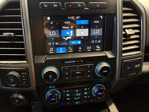 Used 2017 Ford F150 Raptor w/ Equipment Group 802A Luxury AWD/4WD image 16