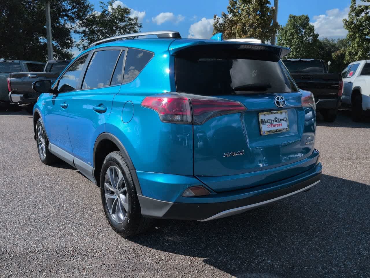Used 2016 Toyota RAV4 XLE AWD/4WD image 4