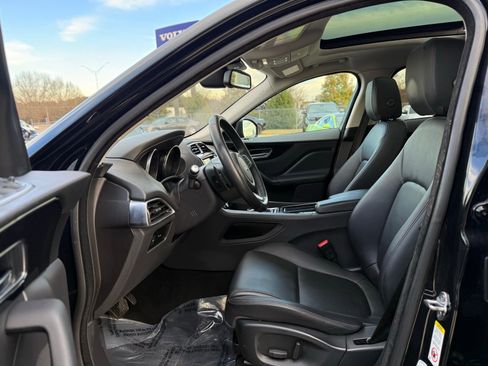 Used 2018 Jaguar F-PACE Premium image 12