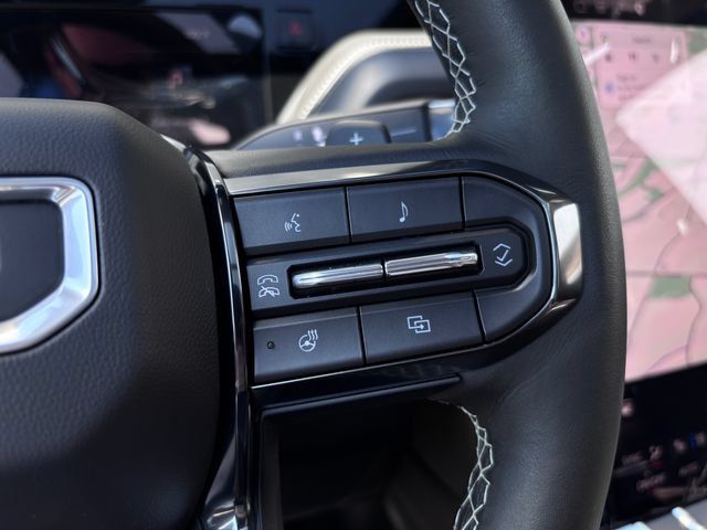 Used 2026 GMC Yukon Denali Ultimate AWD/4WD image 17