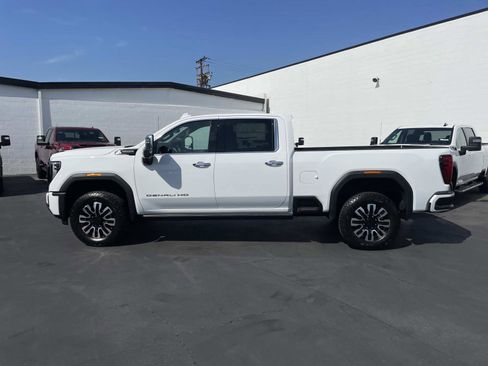 New 2026 GMC Sierra 2500 Denali Ultimate AWD/4WD image 3
