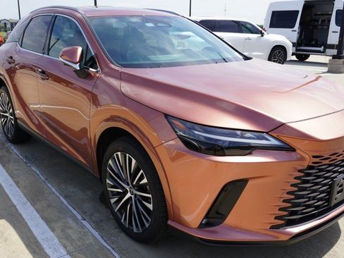 Used 2023 Lexus RX 350 Premium Plus w/ Cold Area Package FWD image 3