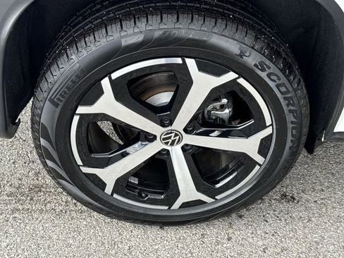 New 2026 Volkswagen Tiguan SE AWD/4WD image 31