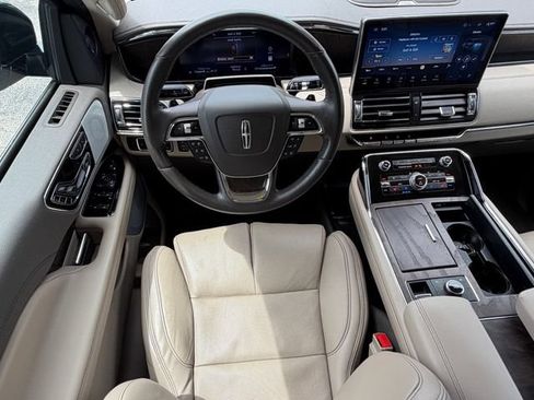 Used 2024 Lincoln Navigator L Reserve AWD/4WD image 18