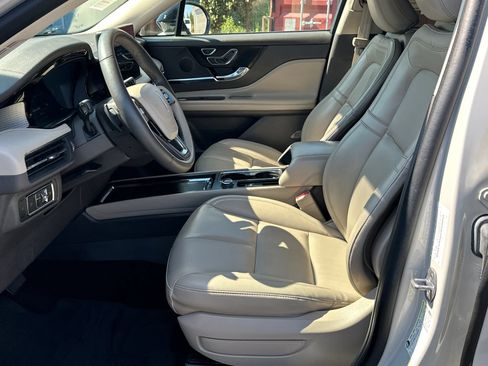 Used 2023 Lincoln Corsair FWD image 11