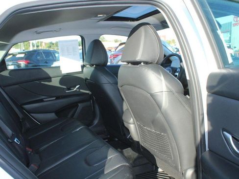 Used 2024 Hyundai Elantra Limited image 10