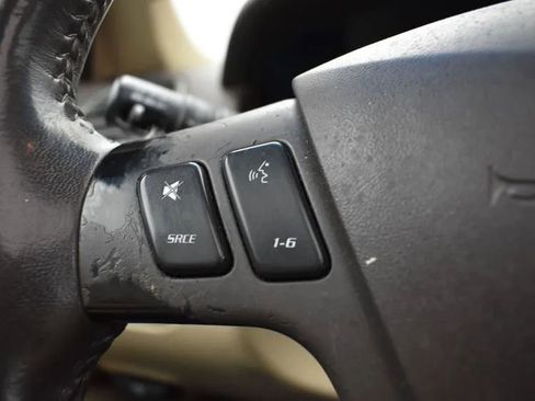 Used 2007 Cadillac SRX w/ Premium Seating Package image 25