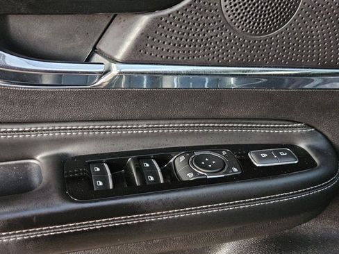 Used 2023 Lincoln Corsair FWD w/ Rear Removable Package Tray image 24