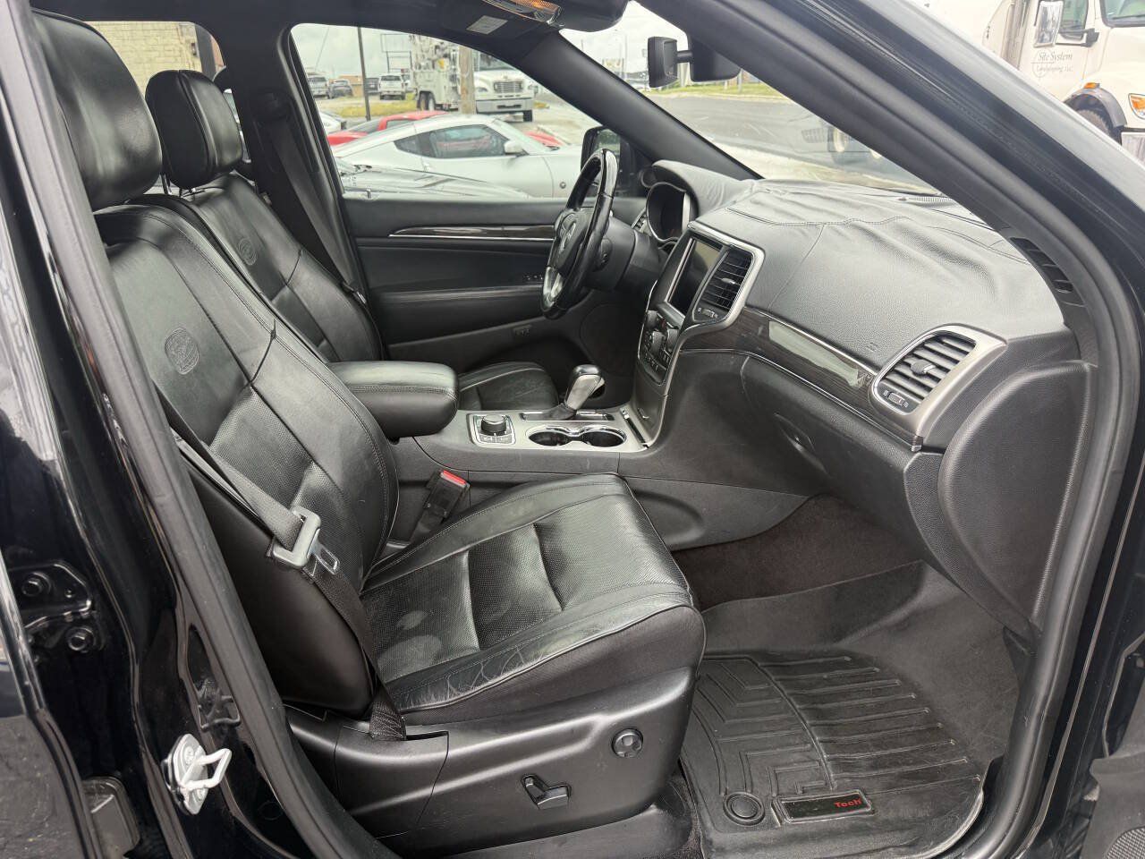 Used 2018 Jeep Grand Cherokee Overland AWD/4WD image 10