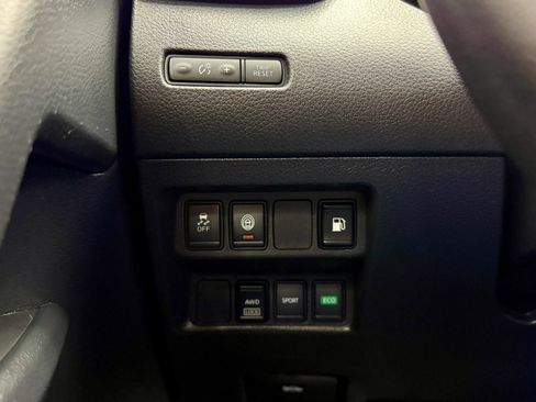 Used 2019 Nissan Rogue S image 22