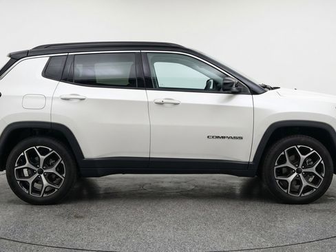 Used 2025 Jeep Compass Limited AWD/4WD image 11