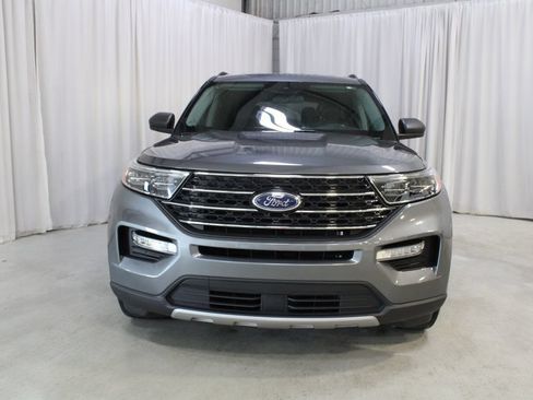 Used 2023 Ford Explorer XLT w/ Equipment Group 202A AWD/4WD image 38