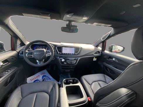 New 2026 Chrysler Pacifica Select image 19
